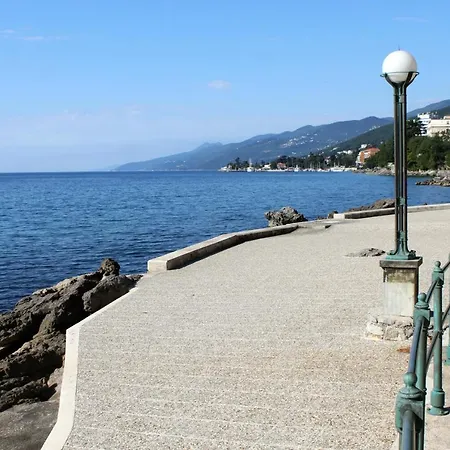 - Volosko 7912a * Opatija